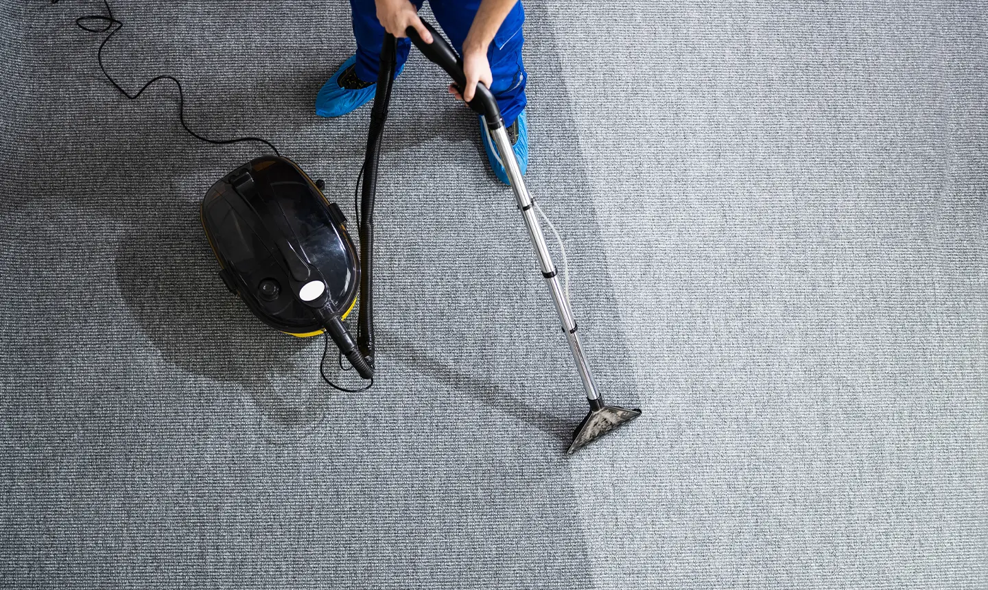 Carpet cleaning before and after in one frame